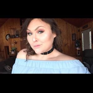 Meet your Posher, Brooke